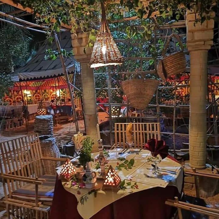 Tente Et Restaurant Elbey Douz Exteriör bild