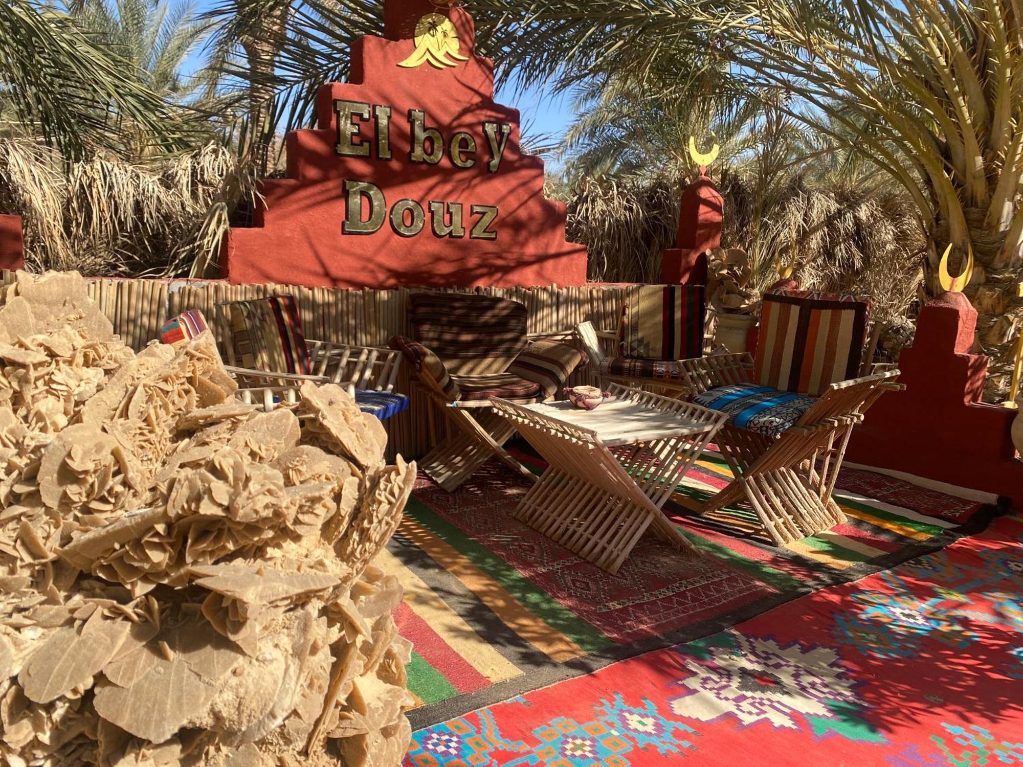 Tente Et Restaurant Elbey Douz Exteriör bild